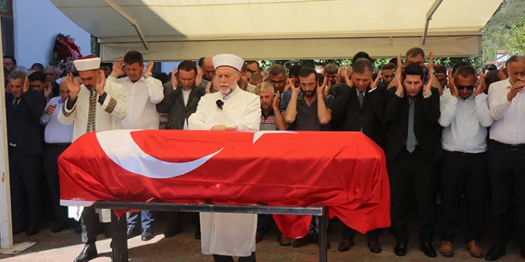 Sakarya’daki patlamada hayatını kaybetmişti, son yolculuğuna uğurlandı