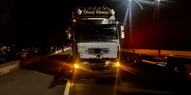 Ankara’da tırın çarptığı motokurye hayatını kaybetti