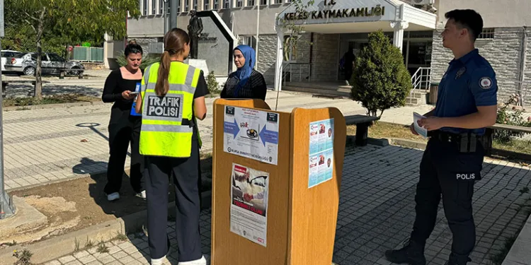 Bursa’da vatandaşlar dolandırıcılara karşı bilgilendirildi