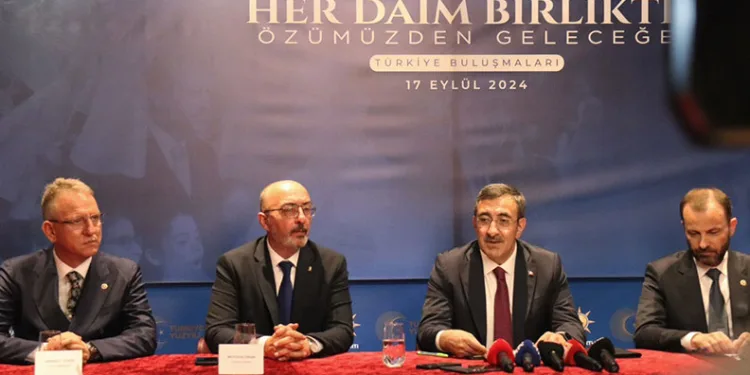 “AK Parti istikrar içinde değişen bir partidir”