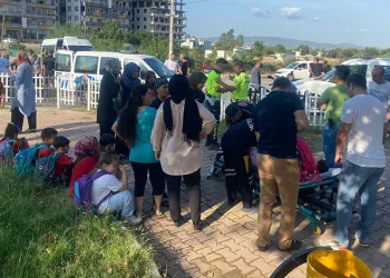 Osmaniye’de okul servisi ile otomobil çarpıştı: 5 yaralı