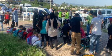 Osmaniye’de okul servisi ile otomobil çarpıştı: 5 yaralı