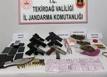 Tekirdağ’da jandarma operasyonunda silah ve uyuşturucu ele geçirildi