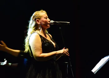 Zeki Müren şarkılarıyla unutulmaz gece