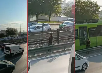Bursa’da metro tellerinde yürüyen şahıs alarmı