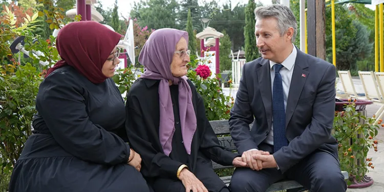 Oğlundan haber alamayan Zeliha nineye devlet sahip çıktı