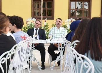 Oktay Yılmaz gençlerle buluştu
