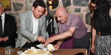 Erkan Aydın, Azheimer hastalarını unutmadı