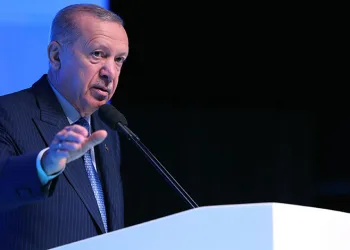 Erdoğan’dan kılıçlı yemin açıklaması: Bu kılıçları kime çekiyorsun?