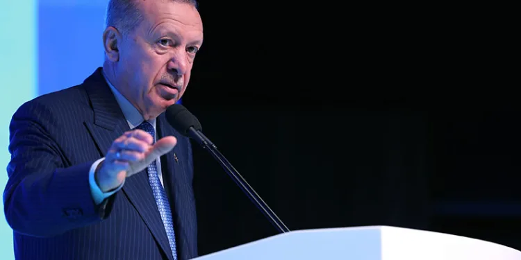 Erdoğan’dan kılıçlı yemin açıklaması: Bu kılıçları kime çekiyorsun?