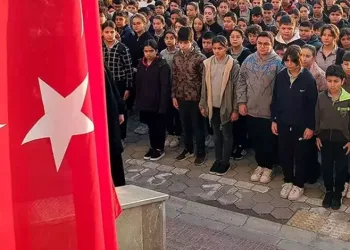 Okullarda şehitler için saygı duruşunda bulunulacak