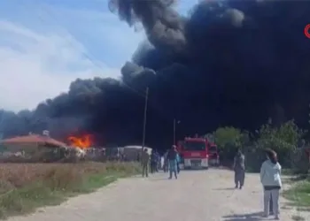 Kimyasal boya üretimi yapan fabrikada yangın
