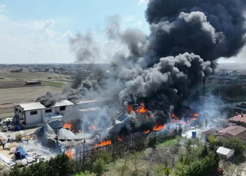 Kapaklı’da kimyasal fabrika yangını dron ile görüntülendi