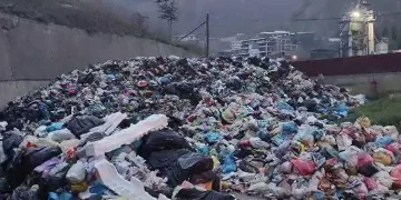 150 ton çöpü yol kenarına döken Ortahisar Belediyesi’ne ceza