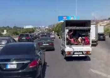 Lübnanlılar İsrail’in saldırıları nedeniyle bölgeden kaçmaya başladı