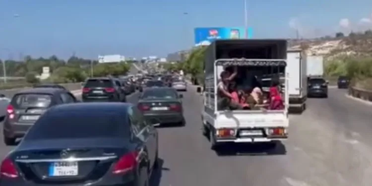 Lübnanlılar İsrail’in saldırıları nedeniyle bölgeden kaçmaya başladı