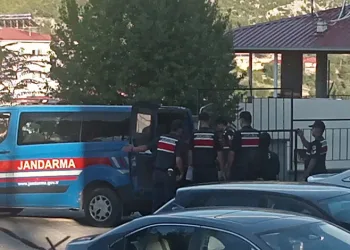 Engelli çobanı öldüresiye döven kız kardeşler tutuklandı