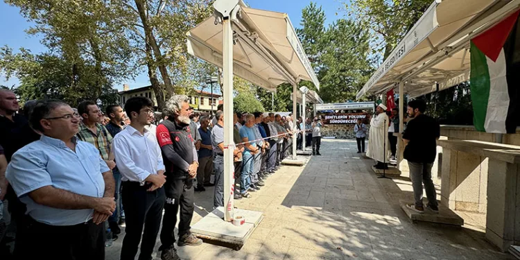 Bursa’da Ayşenur için gıyabi cenaze namazı kılındı