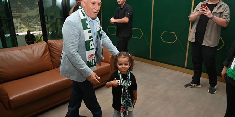 Minik taraftara jest: Bursaspor maçına gidemiyor diye ağlamıştı