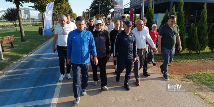 Mustafa Bozbey sağlıklı yaşam için yürüdü