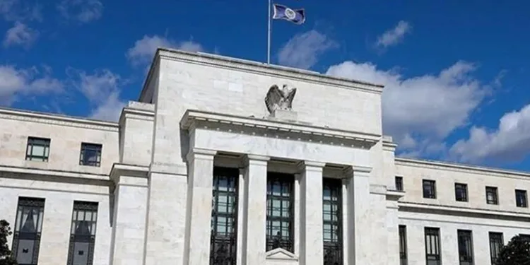 FED, faizi indirdi