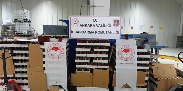 Ankara’da halk sağlığını tehdit edebilecek koşullarda bal üreten fabrikada 8 bin ton malzeme ele geçirildi