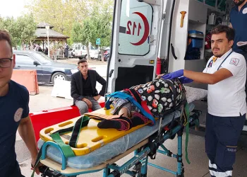 Samsun’da 2. katın penceresinden düşen 93 yaşındaki kadın ölümden döndü