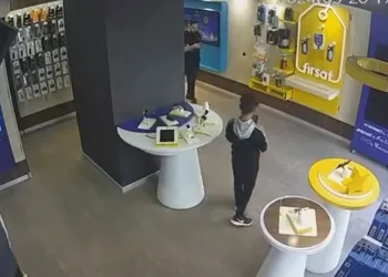 Bursa’da 30 saniyede 160 bin liralık telefon hırsızlığı