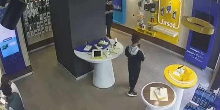 Bursa’da 30 saniyede 160 bin liralık telefon hırsızlığı