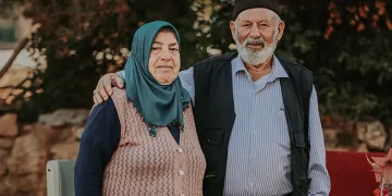 İşte Anadolu irfanı: Elini eşinin omzuna koymak için izin istedi