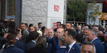 Cumhurbaşkanı Erdoğan yoğun ilgiyle karşılandı