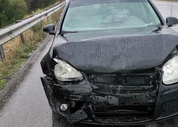 İki otomobil çarpıştı: 1 yaralı