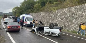 Takla atan otomobildeki çocuk hayatını kaybetti