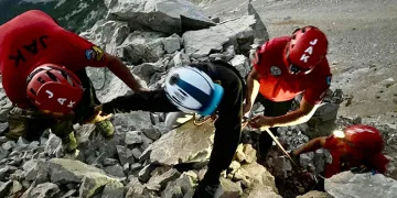Babadağ’da mahsur kalan paraşütçü kurtarıldı