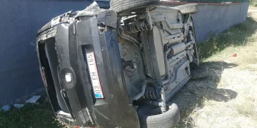 Minibüs ile hafif ticari araç çarpıştı: 1 yaralı