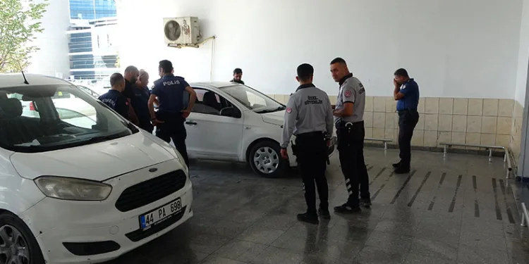 Boşanma aşamasındaki eşini silahla vurup teslim oldu