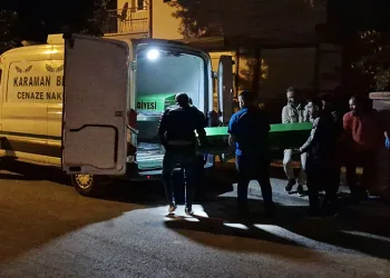 Birlikte alkol aldığı komşusunu bıçaklayarak öldürdü