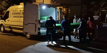 Birlikte alkol aldığı komşusunu bıçaklayarak öldürdü