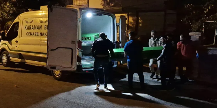Birlikte alkol aldığı komşusunu bıçaklayarak öldürdü