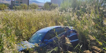 Van’da otomobil kontrolden çıktı: 3 yaralı