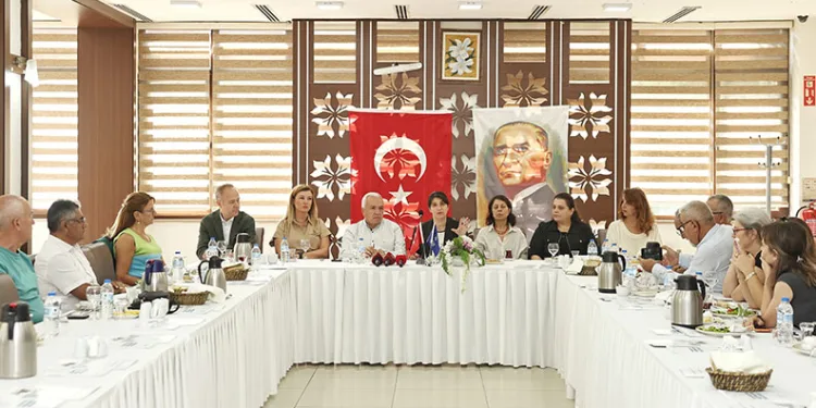 Şadi Özdemir: “Sokak hayvanlarını toplamayacağız”