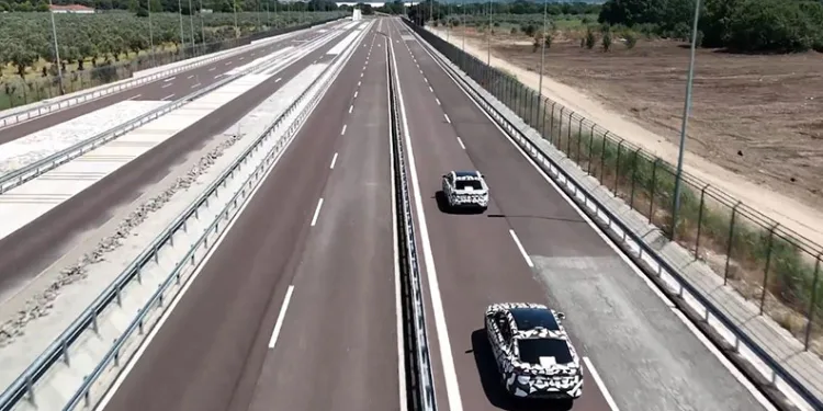 Bakan Kacır Togg’un yeni modelini test etti
