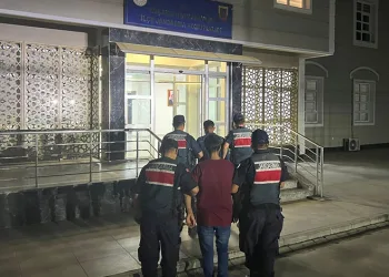 Türk milleti ve devletini aşağılayıcı paylaşımlar yapan düzensiz göçmen yakalandı