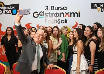 Mustafa Bozbey, sosyal medya fenomenleriyle buluştu