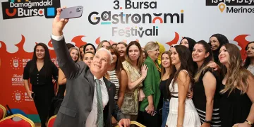 Mustafa Bozbey, sosyal medya fenomenleriyle buluştu