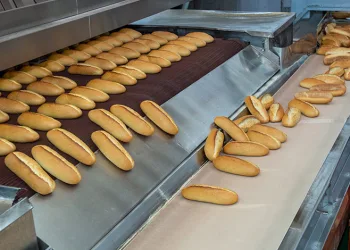 İhtiyaç sahiplerine ücretsiz ekmek