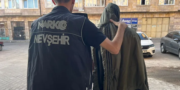 Narkotik operasyonunda 16 kişi tutuklandı