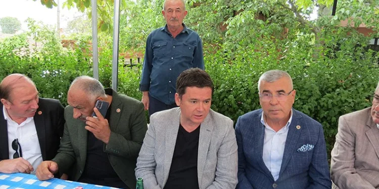 Güneybudaklar köyünde gelenek bozulmadı