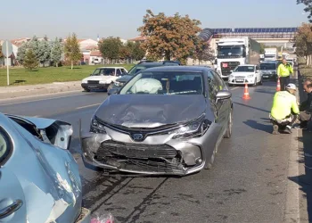 3 aracın karıştığı zincirleme kaza
