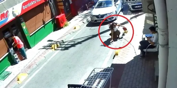 Bursa’da bu sokağa giren düşmeden geçemiyor